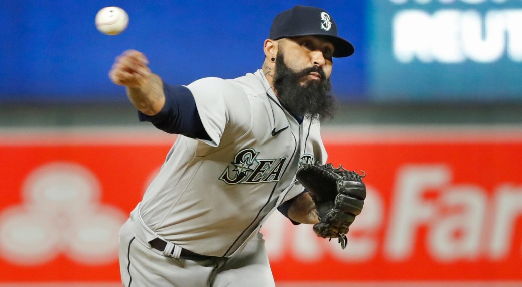 Blue Jays close to signing veteran relief pitcher Sergio Romo