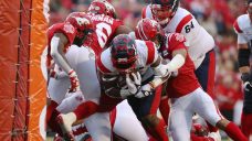 Alouettes running back William Stanback carted off field with leg injury