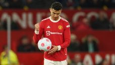 Report: Cristiano Ronaldo informs Manchester United he wants out