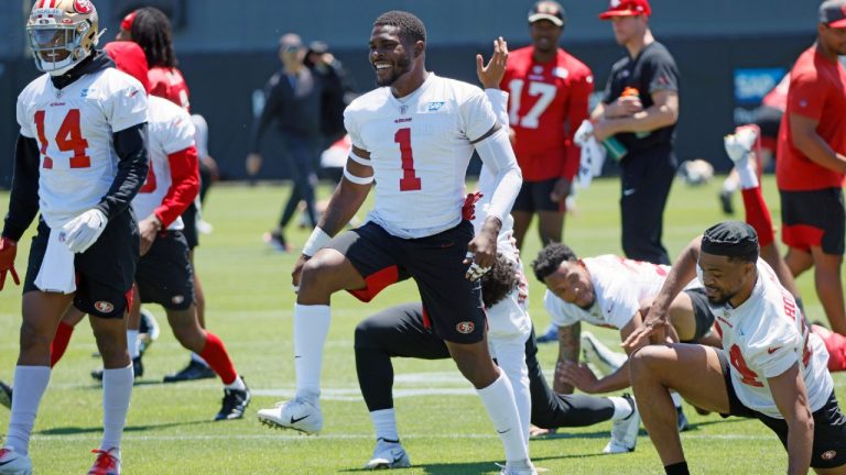 San Francisco 49ers defensive back Jimmy Ward (1) and teammates stretch during the NFL football team's practice Wednesday, June 1, 2022, in Santa Clara, Calif. (Santiago Mejia/San Francisco Chronicle via AP)
