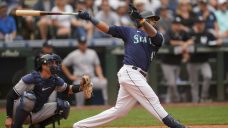 Santana hits go-ahead homer as Mariners rally past slumping Yankees