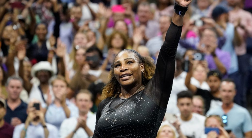 Serena Williams talks to crowd in French after winning opening match at  French Open