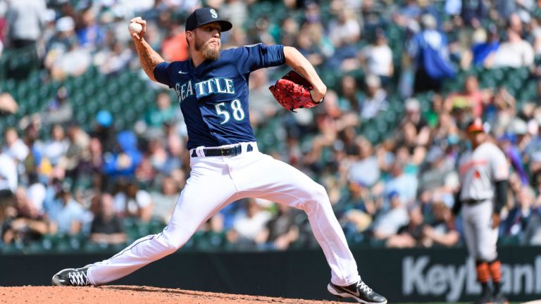 Seattle Mariners relief pitcher Ken Giles throws to a Baltimore Orioles batter during the eighth inning of a baseball game. (Caean Couto/AP)