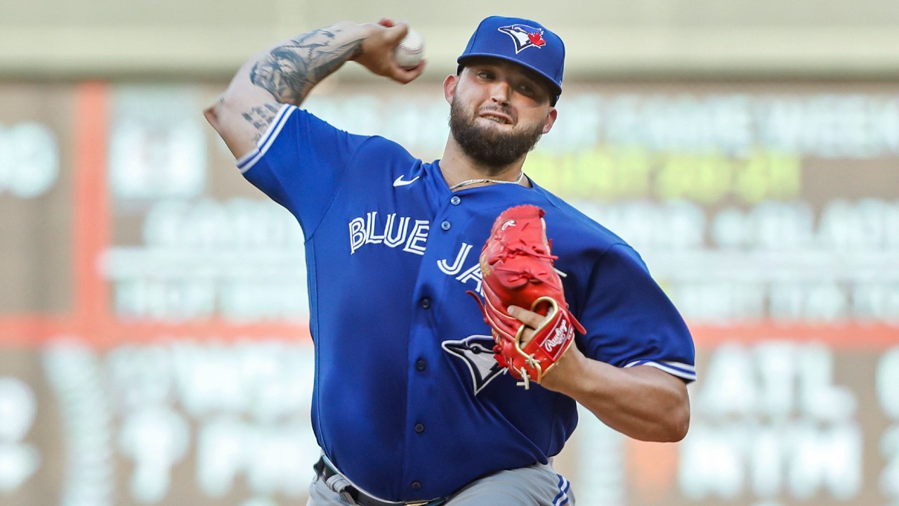 Alek Manoah, Alejandro Kirk among 15 players to re-sign with Blue Jays