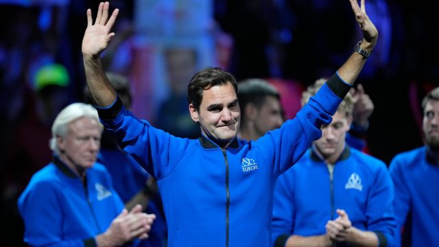 Roger Federer kalah dalam pertandingan terakhir dalam karir bertingkatnya di Laver Cup
