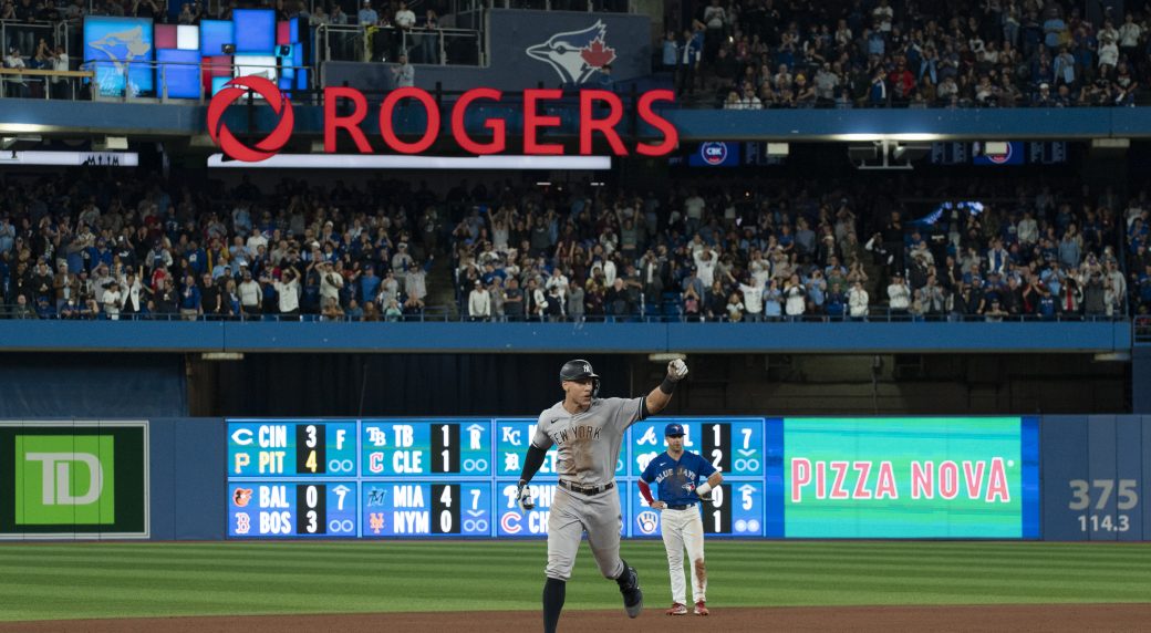 Blue Jays fan Frankie Lasagna just misses catching Judge's historic