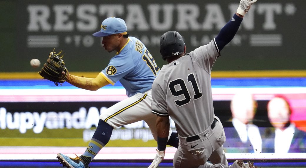 Brandon Woodruff Records 900th Strikeout in Six-Inning Outing for Brewers