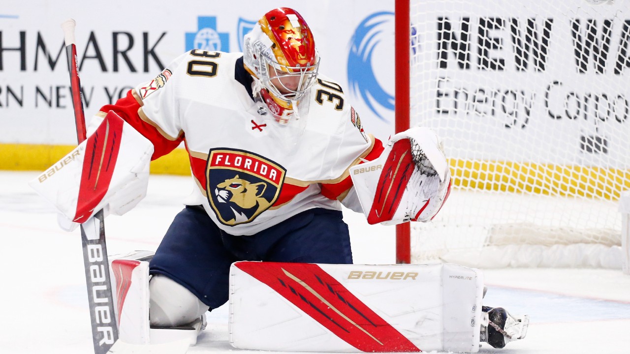 Florida Panthers goaltender Spencer Knight keeps an eye on the