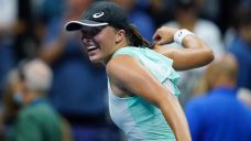 No. 1 Swiatek tops Pegula, advances to U.S. Open semifinals vs. Sabalenka