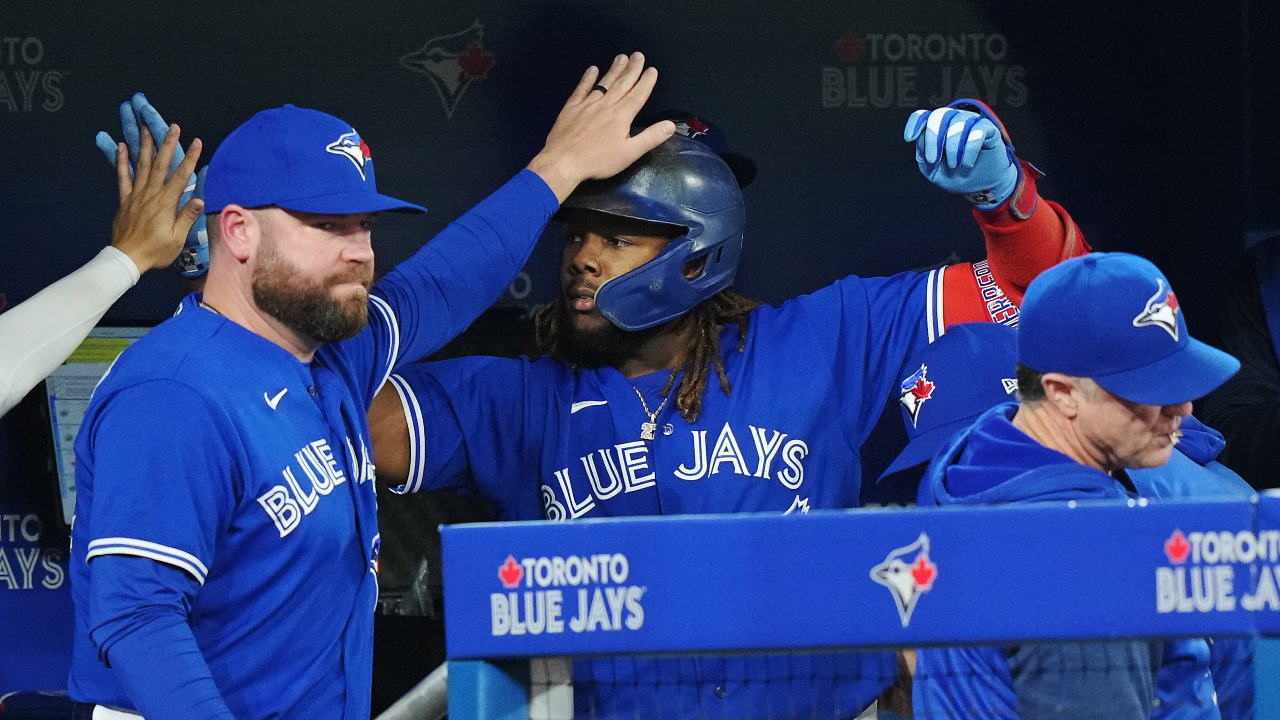 100 Things Blue Jays Fans Should Know & Do Before They Die 