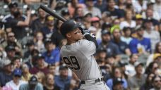 MLB Roundup: AL wild-card race tightens as Blue Jays, Mariners lose