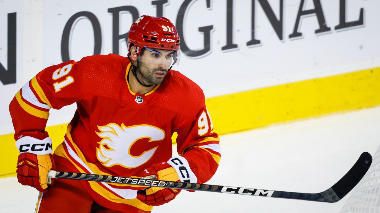 Kadri unfazed by Flames' drama: 'I played in Toronto for 10 years