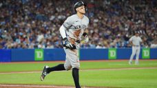 Fans boo as Blue Jays walk Yankees’ Judge four times, stuck at 60 HR