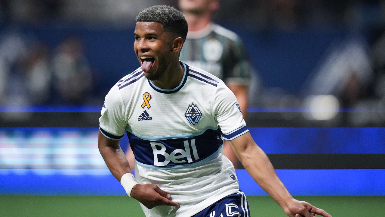 Whitecaps keep playoff hopes alive with win over Galaxy