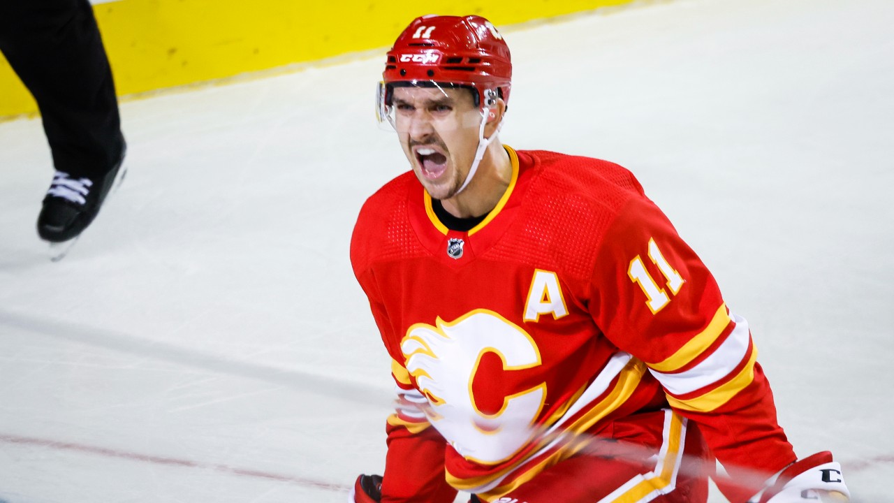 Mikael Backlund's extension with the Calgary Flames sets great tone for the  regular season - FlamesNation