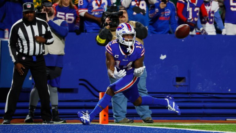 Buffalo Bills wide receiver Stefon Diggs (14) catches a touchdown pass during the first half of an NFL football game against the Green Bay Packers Sunday, Oct. 30, 2022, in Orchard Park. (Jeffrey T. Barnes/AP)