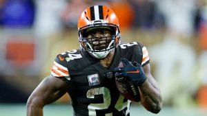 Cleveland Browns running back Nick Chubb (24) carries the ball during the second half of an NFL football game against the Cincinnati Bengals in Cleveland, Monday, Oct. 31, 2022. (Ron Schwane/AP Photo)