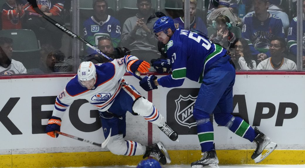 NHL: Edmonton Oilers at Vancouver Canucks