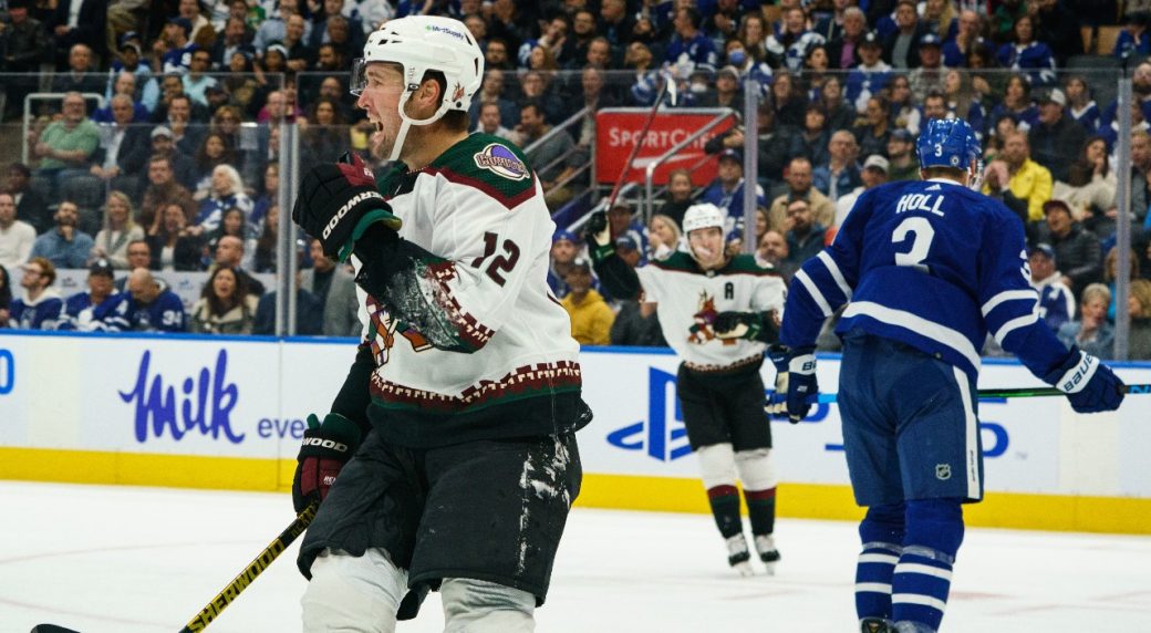 Lowly Coyotes beat Maple Leafs after controversial call goes against Toronto - Sportsnet.ca