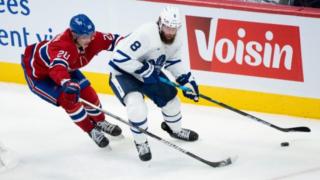 NHL Rink Wrap: Gaudreau hat trick; Eichel's Buffalo return; Maple