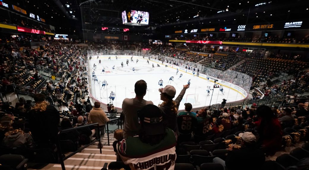 Flow Sweet Flow: Sights and sounds from Coyotes’ Mullett Arena opener - Sportsnet.ca