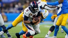Broncos QB Russell Wilson ‘pushing to play’ despite hamstring injury