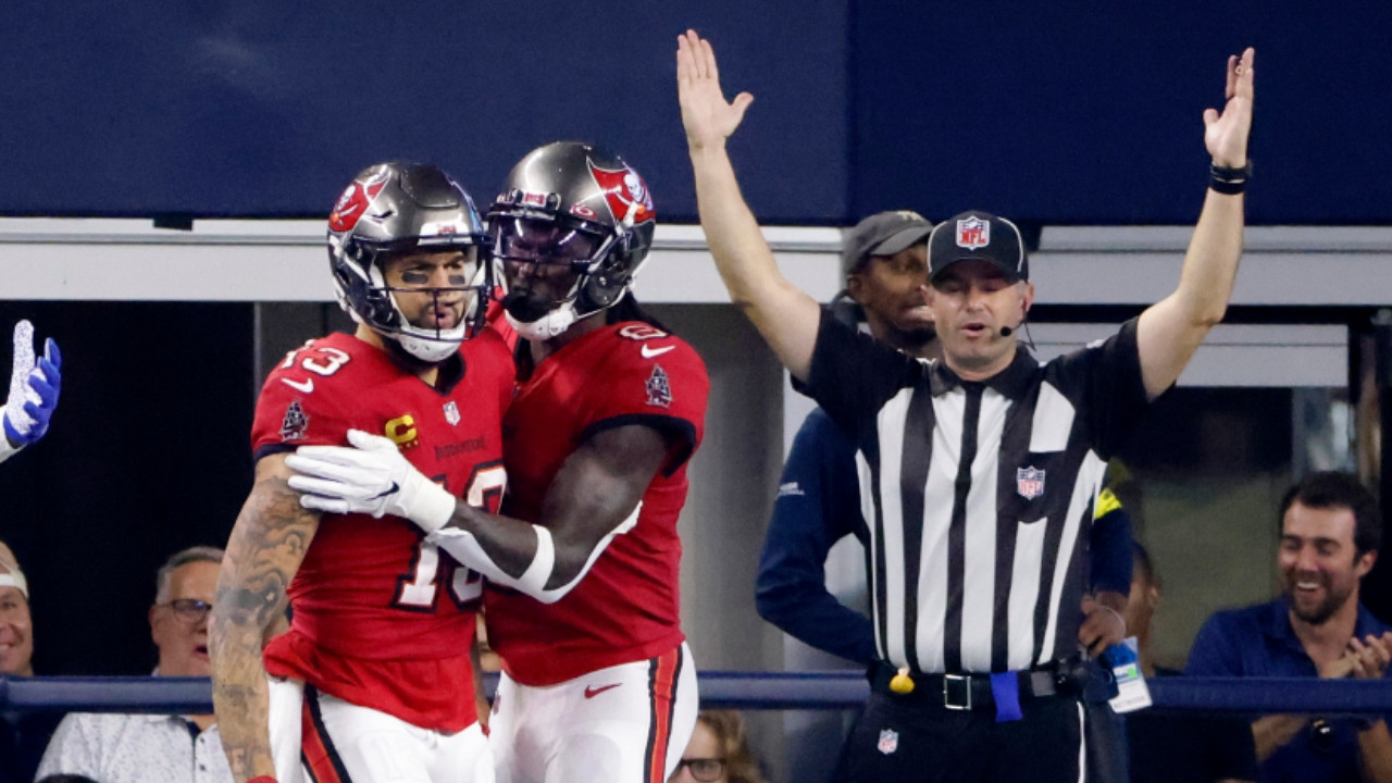 NFL says officials didn't get Mike Evans' autograph