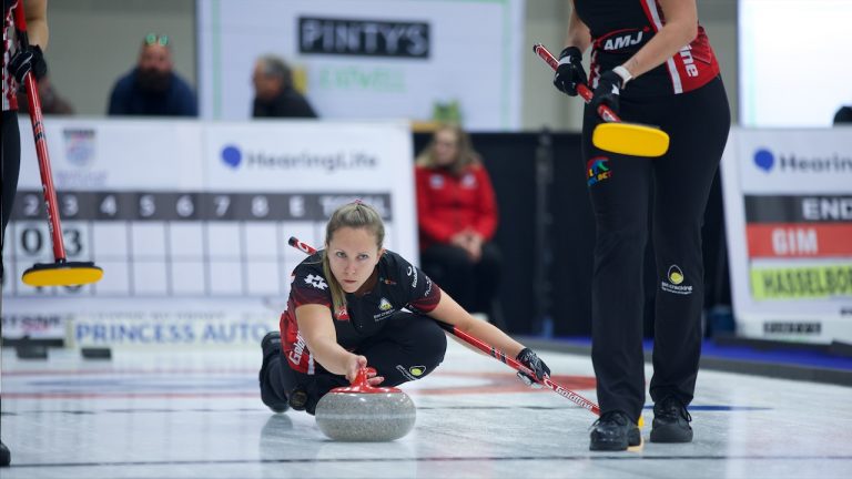 Rachel Homan shoots a stone during the 2022 HearingLife Tour Challenge at the Coca-Cola Centre in Grande Prairie, Alta. (Anil Mungal/GSOC)