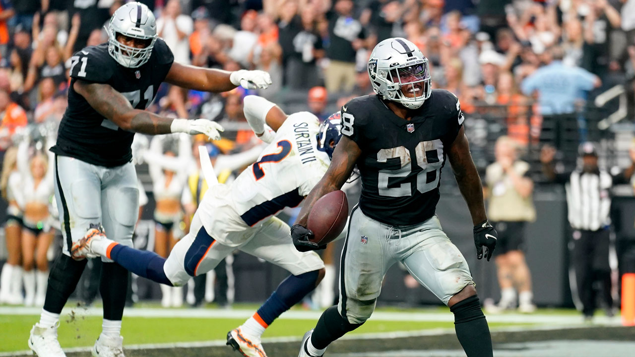 Jacobs, defense lead Raiders to 1st win, 32-23 over Broncos - The San Diego  Union-Tribune