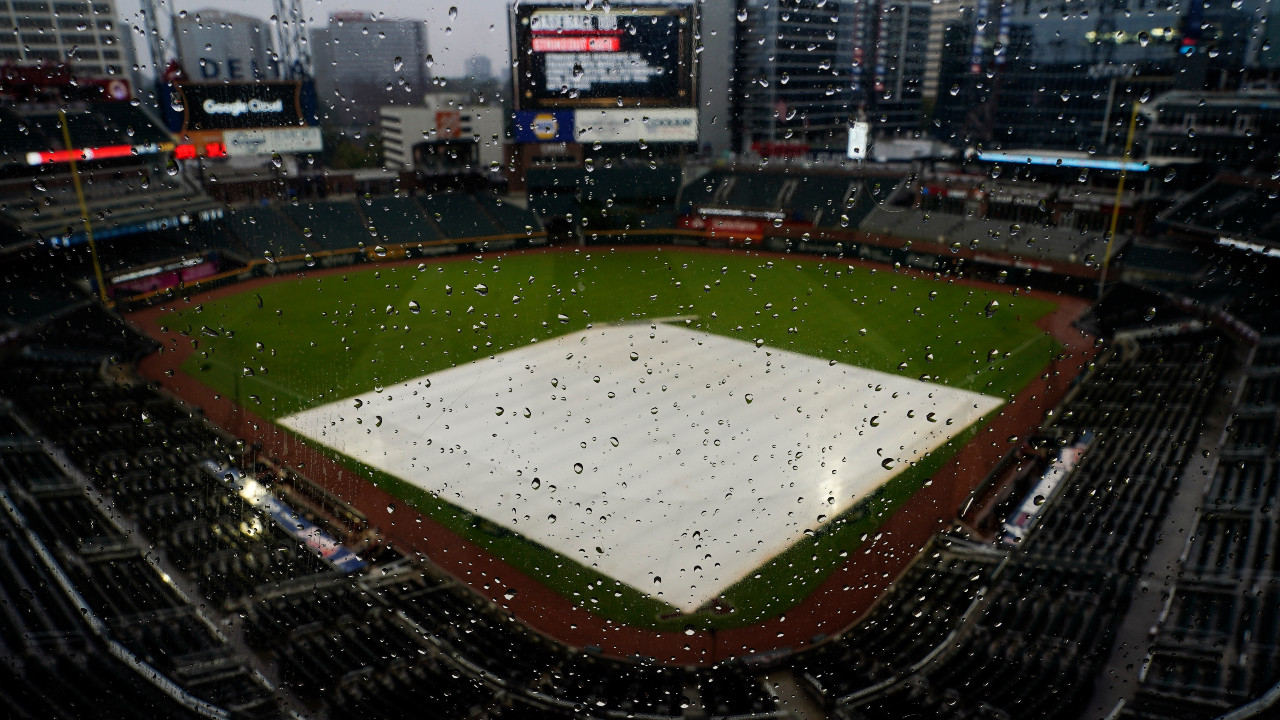 Start of Phillies-Braves NLDS Game 2 delayed by rain