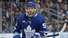 Maple Leafs defenceman Victor Mete suffers lower-body injury vs. Stars