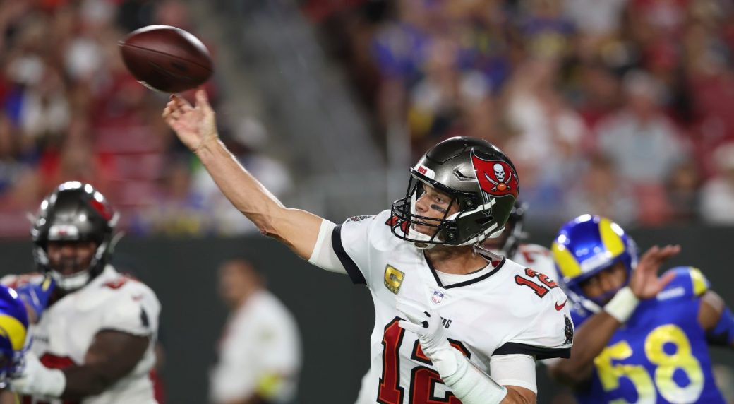 Buccaneers' Tom Brady goes over 100,000 yards passing for career