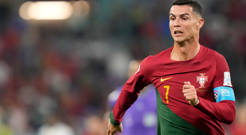 Report: Ronaldo receives contract offer up to €200m from Saudi Arabian club