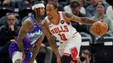 Demar DeRozan scores 26, Bulls hand Jazz fifth straight loss