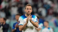 England’s Kane trains ahead of World Cup match against U.S.