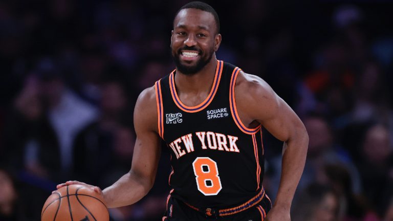 Former New York Knicks guard Kemba Walker brings the ball up against the New Orleans Pelicans during the first half of an NBA basketball game Thursday, Jan. 20, 2022, in New York. (AP)