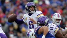 NFL Sunday Roundup: Vikings complete thrilling comeback, Colts’ Saturday gets first win
