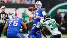 Jets rally to stun Bills, tighten up AFC East race