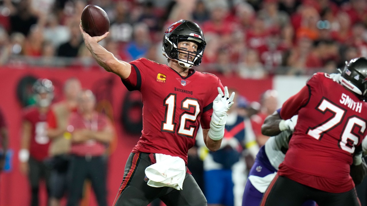 Week 17 NFL Storylines & Playoff Picture No. 1 seeds, division tit...