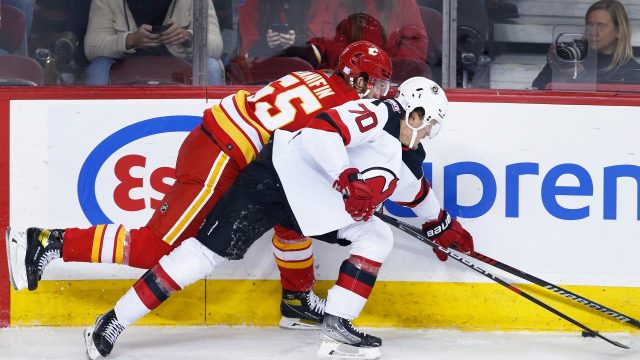 Andrew Mangiapane, Flames get off to fast start in win over Devils