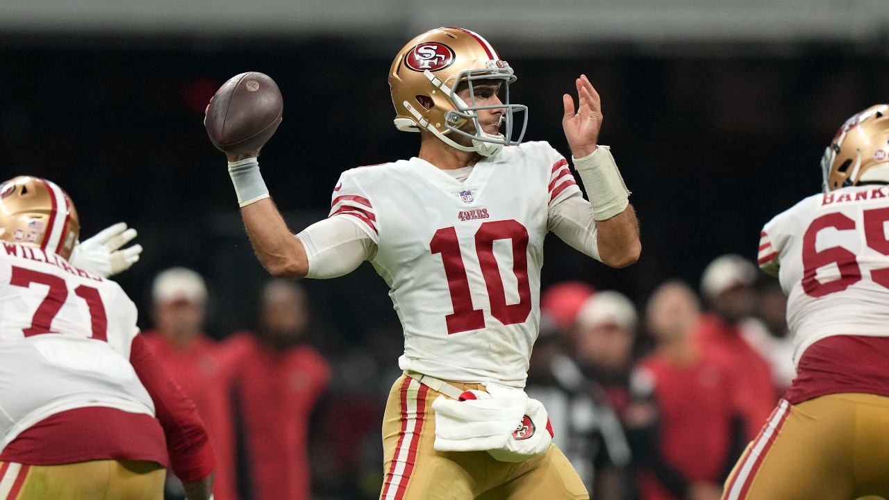 49ers show off revamped offense, crush Cardinals 38-10 in Mexico City