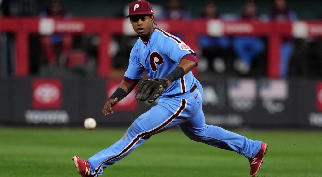 AP source: Marlins, Segura agree to 2-year, M contract