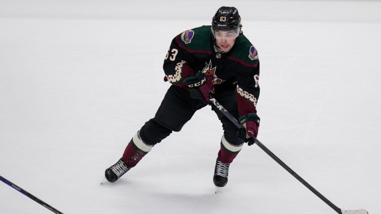 Arizona Coyotes left wing Matias Maccelli looks to pass against the San Jose Sharks during the third period of an NHL hockey game in San Jose, Calif., Tuesday, Dec. 13, 2022. (Godofredo A. Vásquez/AP Photo)