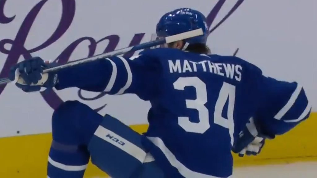 Watch: Maple Leafs' Auston Matthews can dunk with the best of them