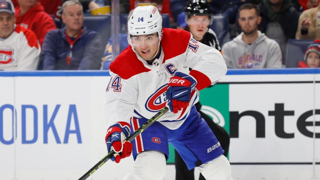 ‘He has a great mind for the game’: Canadiens’ St. Louis on Suzuki’s development