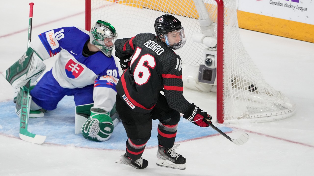 Canada vs. Slovakia final score, results: Connor Bedard's heroics send  defending World Juniors champs to semifinals