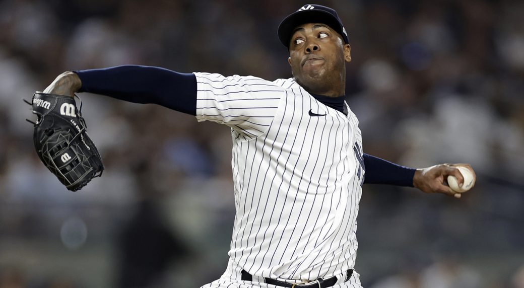 Report: Royals sign LHP Aroldis Chapman to one-year, .75M deal