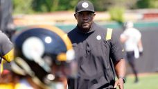 Brian Flores interviews with Browns to run their defence