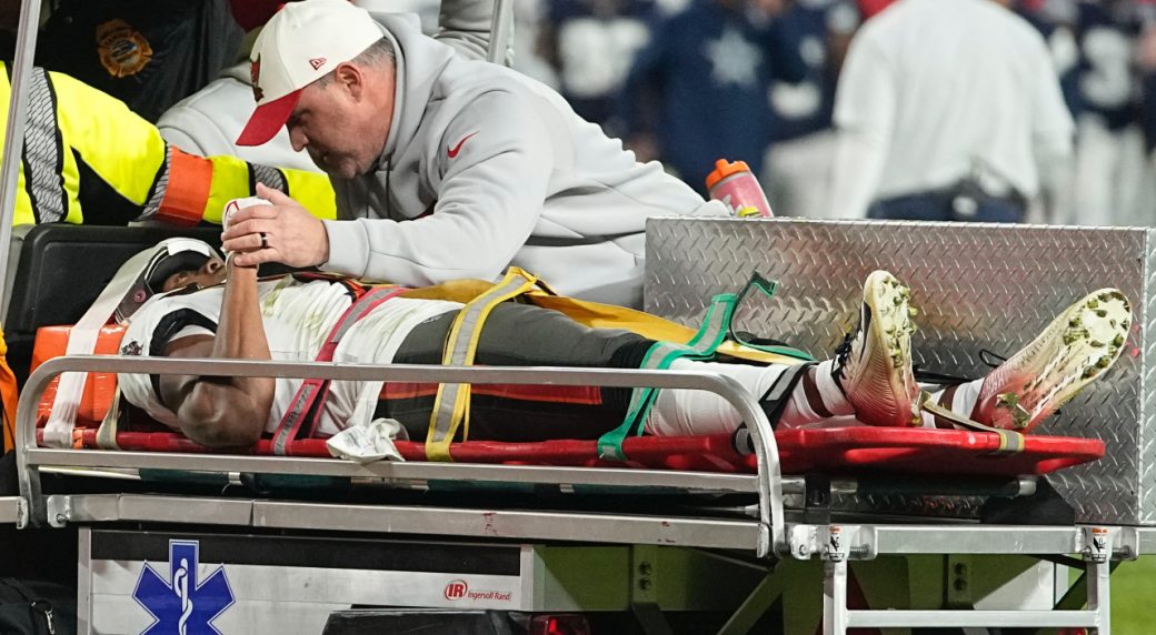Buccaneers’ Russell Gage carted off field vs. Cowboys