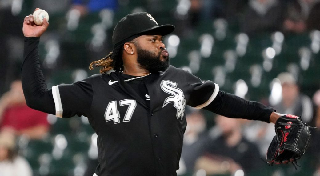 Report: Padres, Marlins looking to sign Johnny Cueto; Reds also interested